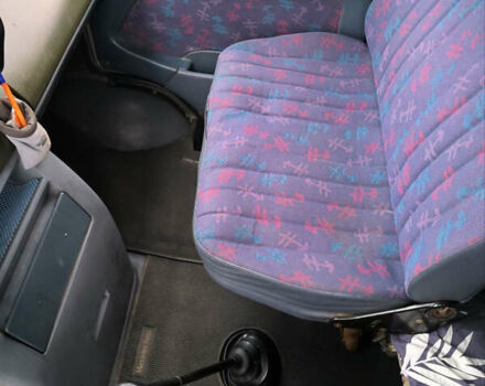 Сірий Мерседес Варіо, об'ємом двигуна 4.3 л та пробігом 400 тис. км за 15000 $, фото 9 на Automoto.ua