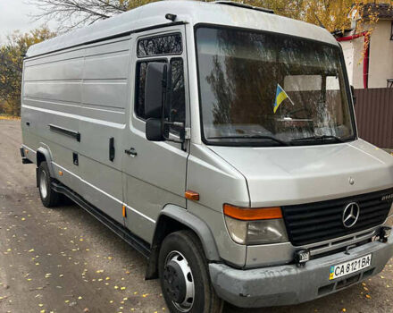 Сірий Мерседес Варіо, об'ємом двигуна 4.3 л та пробігом 400 тис. км за 15000 $, фото 2 на Automoto.ua