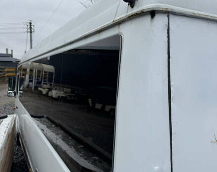 Серый Мерседес Варио, объемом двигателя 4.3 л и пробегом 200 тыс. км за 14000 $, фото 23 на Automoto.ua