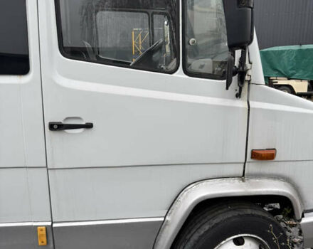 Серый Мерседес Варио, объемом двигателя 4.3 л и пробегом 200 тыс. км за 14000 $, фото 4 на Automoto.ua