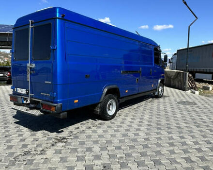 Синий Мерседес Варио, объемом двигателя 0 л и пробегом 400 тыс. км за 22900 $, фото 2 на Automoto.ua