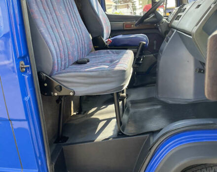 Синий Мерседес Варио, объемом двигателя 4.2 л и пробегом 305 тыс. км за 12650 $, фото 21 на Automoto.ua