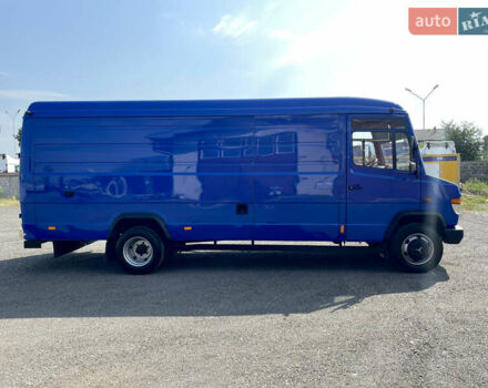 Синий Мерседес Варио, объемом двигателя 4.2 л и пробегом 305 тыс. км за 12650 $, фото 3 на Automoto.ua