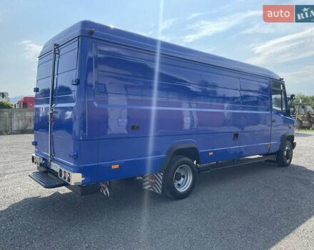 Синий Мерседес Варио, объемом двигателя 4.2 л и пробегом 305 тыс. км за 12650 $, фото 4 на Automoto.ua