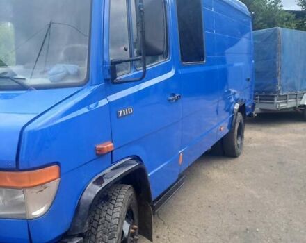 Синій Мерседес Варіо, об'ємом двигуна 4.2 л та пробігом 3 тис. км за 13000 $, фото 3 на Automoto.ua