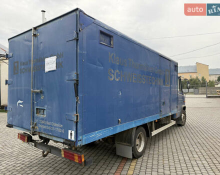 Синий Мерседес Варио, объемом двигателя 4.2 л и пробегом 355 тыс. км за 14999 $, фото 2 на Automoto.ua