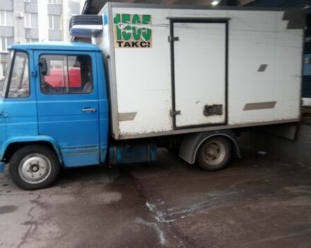 Синий Мерседес Варио, объемом двигателя 4 л и пробегом 500 тыс. км за 3100 $, фото 2 на Automoto.ua