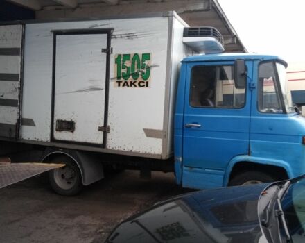 Синий Мерседес Варио, объемом двигателя 4 л и пробегом 500 тыс. км за 3100 $, фото 1 на Automoto.ua