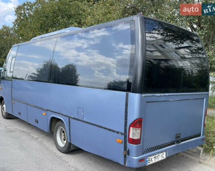 Синий Мерседес Варио, объемом двигателя 4.25 л и пробегом 700 тыс. км за 17500 $, фото 3 на Automoto.ua