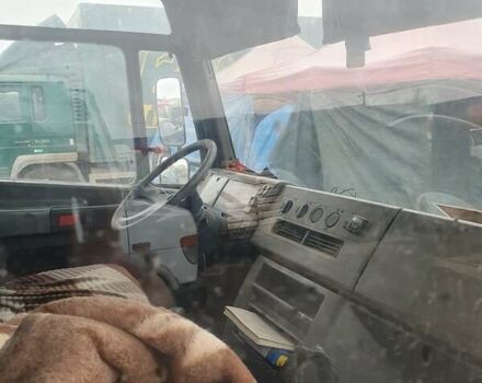 Зелений Мерседес Варіо, об'ємом двигуна 2.87 л та пробігом 750 тис. км за 5500 $, фото 6 на Automoto.ua