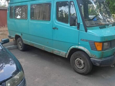 Зеленый Мерседес Варио, объемом двигателя 0 л и пробегом 100 тыс. км за 1579 $, фото 1 на Automoto.ua