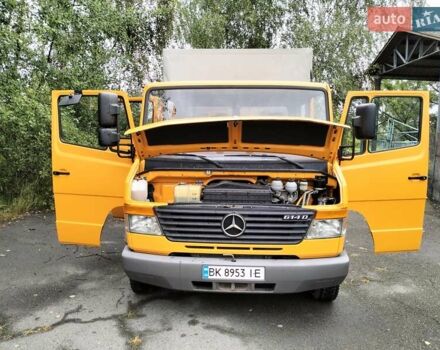 Помаранчевий Мерседес Варіо, об'ємом двигуна 3.78 л та пробігом 207 тис. км за 18850 $, фото 15 на Automoto.ua