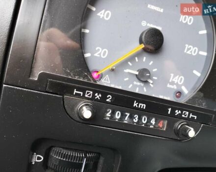 Помаранчевий Мерседес Варіо, об'ємом двигуна 3.78 л та пробігом 207 тис. км за 18850 $, фото 13 на Automoto.ua