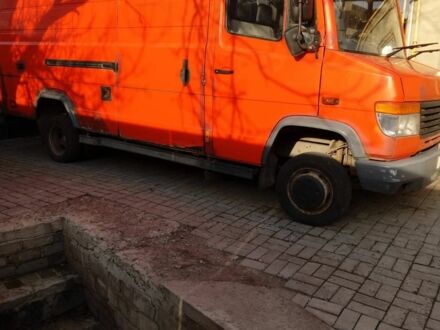 Помаранчевий Мерседес Варіо, об'ємом двигуна 2.9 л та пробігом 580 тис. км за 5200 $, фото 1 на Automoto.ua