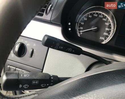 Мерседес Виано 2010 в Харькове на Automoto.ua Белый Мерседес Виано, объемом двигателя 2.14 л и пробегом 214 тыс. км за 17000 $, фото 15 на Automoto.ua