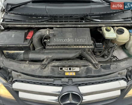 Белый Мерседес Виано, объемом двигателя 2.2 л и пробегом 293 тыс. км за 10700 $, фото 50 на Automoto.ua