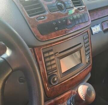 Белый Мерседес Виано, объемом двигателя 2.2 л и пробегом 206 тыс. км за 23182 $, фото 4 на Automoto.ua