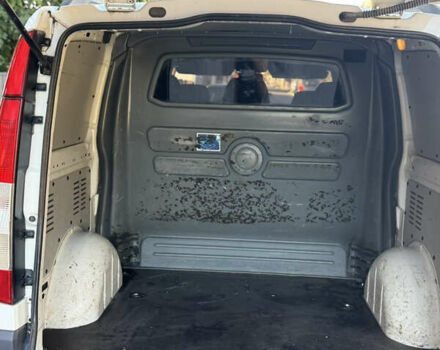 Белый Мерседес Виано, объемом двигателя 2.14 л и пробегом 393 тыс. км за 11469 $, фото 12 на Automoto.ua