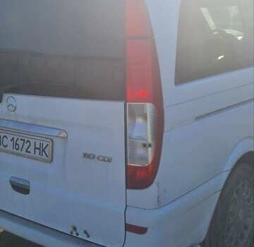 Белый Мерседес Виано, объемом двигателя 2.2 л и пробегом 206 тыс. км за 23182 $, фото 3 на Automoto.ua