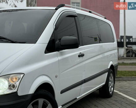 Белый Мерседес Виано, объемом двигателя 2.2 л и пробегом 293 тыс. км за 10700 $, фото 5 на Automoto.ua