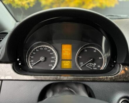 Білий Мерседес Віано, об'ємом двигуна 2.1 л та пробігом 411 тис. км за 15200 $, фото 8 на Automoto.ua