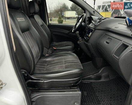 Белый Мерседес Виано, объемом двигателя 2.2 л и пробегом 293 тыс. км за 10700 $, фото 42 на Automoto.ua