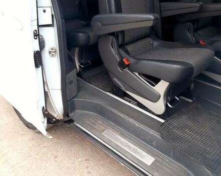 Белый Мерседес Виано, объемом двигателя 2.14 л и пробегом 285 тыс. км за 20320 $, фото 10 на Automoto.ua