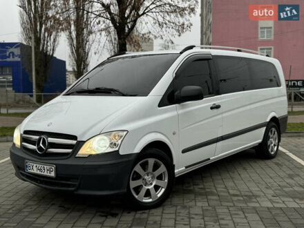 Белый Мерседес Виано, объемом двигателя 2.2 л и пробегом 293 тыс. км за 10700 $, фото 1 на Automoto.ua
