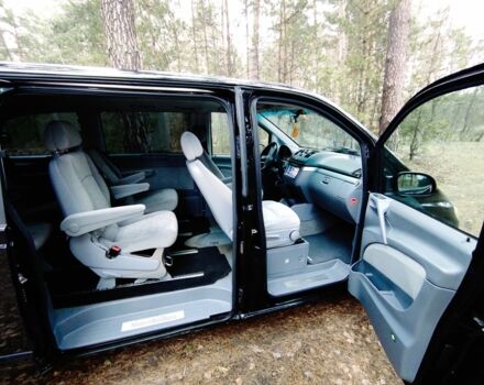 Черный Мерседес Виано, объемом двигателя 2.2 л и пробегом 236 тыс. км за 5900 $, фото 11 на Automoto.ua