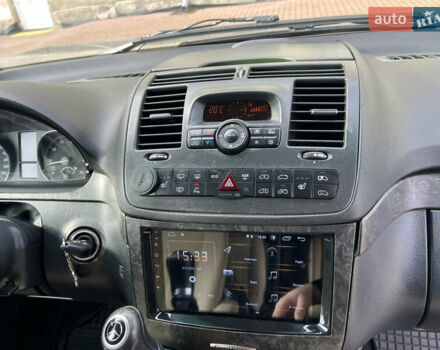 Черный Мерседес Виано, объемом двигателя 3.72 л и пробегом 332 тыс. км за 16500 $, фото 21 на Automoto.ua