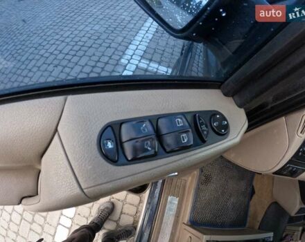 Черный Мерседес Виано, объемом двигателя 3.7 л и пробегом 271 тыс. км за 11500 $, фото 20 на Automoto.ua