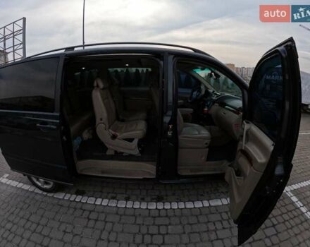 Черный Мерседес Виано, объемом двигателя 3.7 л и пробегом 271 тыс. км за 11500 $, фото 1 на Automoto.ua