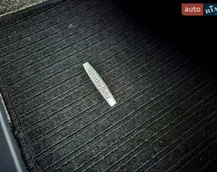 Чорний Мерседес Віано, об'ємом двигуна 3 л та пробігом 390 тис. км за 15999 $, фото 24 на Automoto.ua
