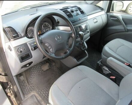 Чорний Мерседес Віано, об'ємом двигуна 2.2 л та пробігом 291 тис. км за 13500 $, фото 7 на Automoto.ua