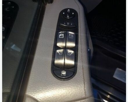 Черный Мерседес Виано, объемом двигателя 2.2 л и пробегом 230 тыс. км за 15300 $, фото 7 на Automoto.ua