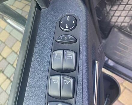 Чорний Мерседес Віано, об'ємом двигуна 2.14 л та пробігом 278 тис. км за 19500 $, фото 14 на Automoto.ua