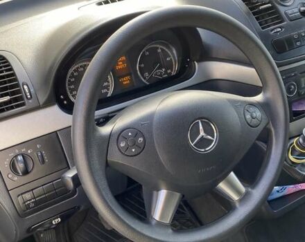 Черный Мерседес Виано, объемом двигателя 2.14 л и пробегом 274 тыс. км за 19800 $, фото 3 на Automoto.ua