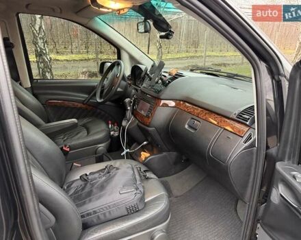 Черный Мерседес Виано, объемом двигателя 2.14 л и пробегом 286 тыс. км за 18700 $, фото 5 на Automoto.ua