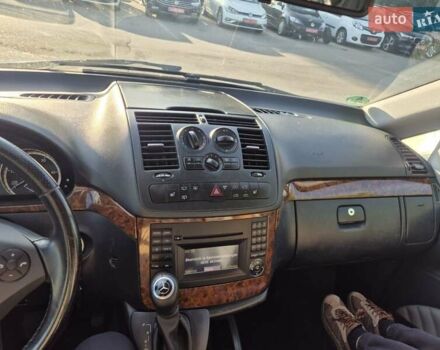 Чорний Мерседес Віано, об'ємом двигуна 2.14 л та пробігом 260 тис. км за 15900 $, фото 10 на Automoto.ua