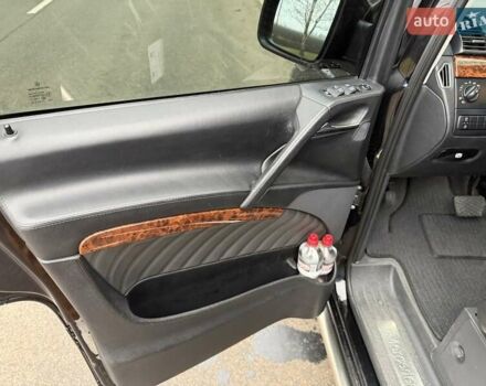 Черный Мерседес Виано, объемом двигателя 2.14 л и пробегом 286 тыс. км за 18700 $, фото 16 на Automoto.ua