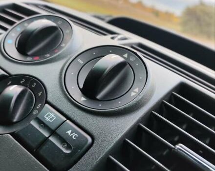 Чорний Мерседес Віано, об'ємом двигуна 2.14 л та пробігом 497 тис. км за 6000 $, фото 6 на Automoto.ua