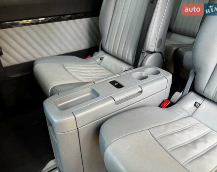 Мерседес Виано 2012 в Киеве на Automoto.ua Черный Мерседес Виано, объемом двигателя 2.2 л и пробегом 148 тыс. км за 22340 $, фото 24 на Automoto.ua