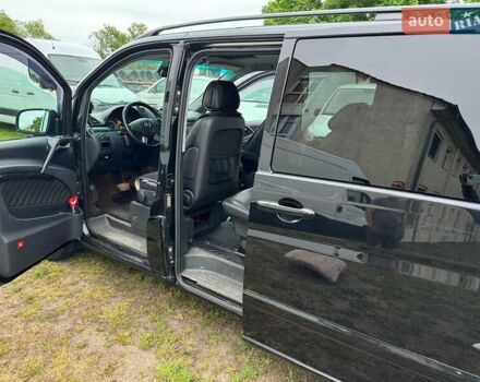 Чорний Мерседес Віано, об'ємом двигуна 2.14 л та пробігом 300 тис. км за 22505 $, фото 1 на Automoto.ua