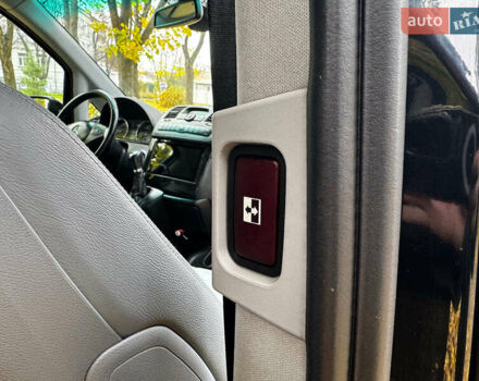 Мерседес Виано 2012 в Киеве на Automoto.ua Черный Мерседес Виано, объемом двигателя 2.2 л и пробегом 148 тыс. км за 22340 $, фото 32 на Automoto.ua