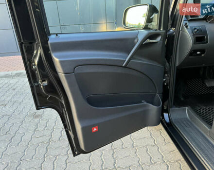 Черный Мерседес Виано, объемом двигателя 2.2 л и пробегом 306 тыс. км за 16500 $, фото 45 на Automoto.ua