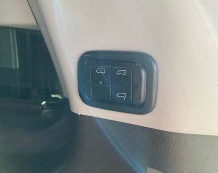 Черный Мерседес Виано, объемом двигателя 2.14 л и пробегом 380 тыс. км за 22000 $, фото 45 на Automoto.ua