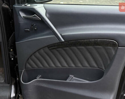 Черный Мерседес Виано, объемом двигателя 2.99 л и пробегом 284 тыс. км за 27500 $, фото 17 на Automoto.ua