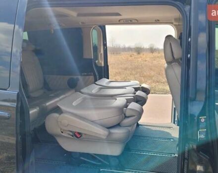 Черный Мерседес Виано, объемом двигателя 2.2 л и пробегом 260 тыс. км за 22500 $, фото 16 на Automoto.ua