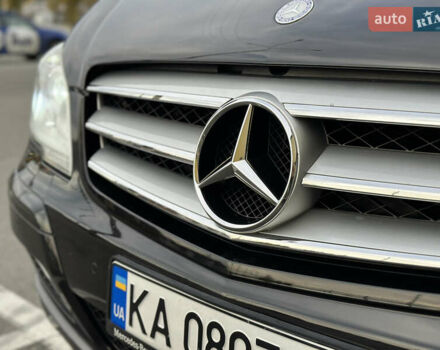Мерседес Виано 2013 в Киеве на Automoto.ua Черный Мерседес Виано, объемом двигателя 3.5 л и пробегом 180 тыс. км за 18900 $, фото 46 на Automoto.ua