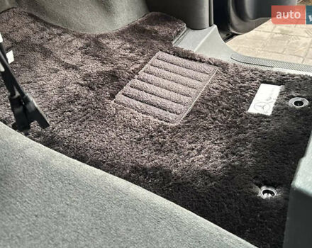 Мерседес Виано 2013 в Киеве на Automoto.ua Черный Мерседес Виано, объемом двигателя 3.5 л и пробегом 180 тыс. км за 18900 $, фото 30 на Automoto.ua